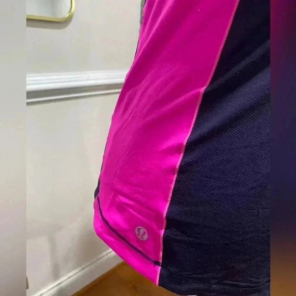 Lululemon Spin It To Win It TankIn Black Swan/ Raspberry Size 6 - Picture 7 of 9